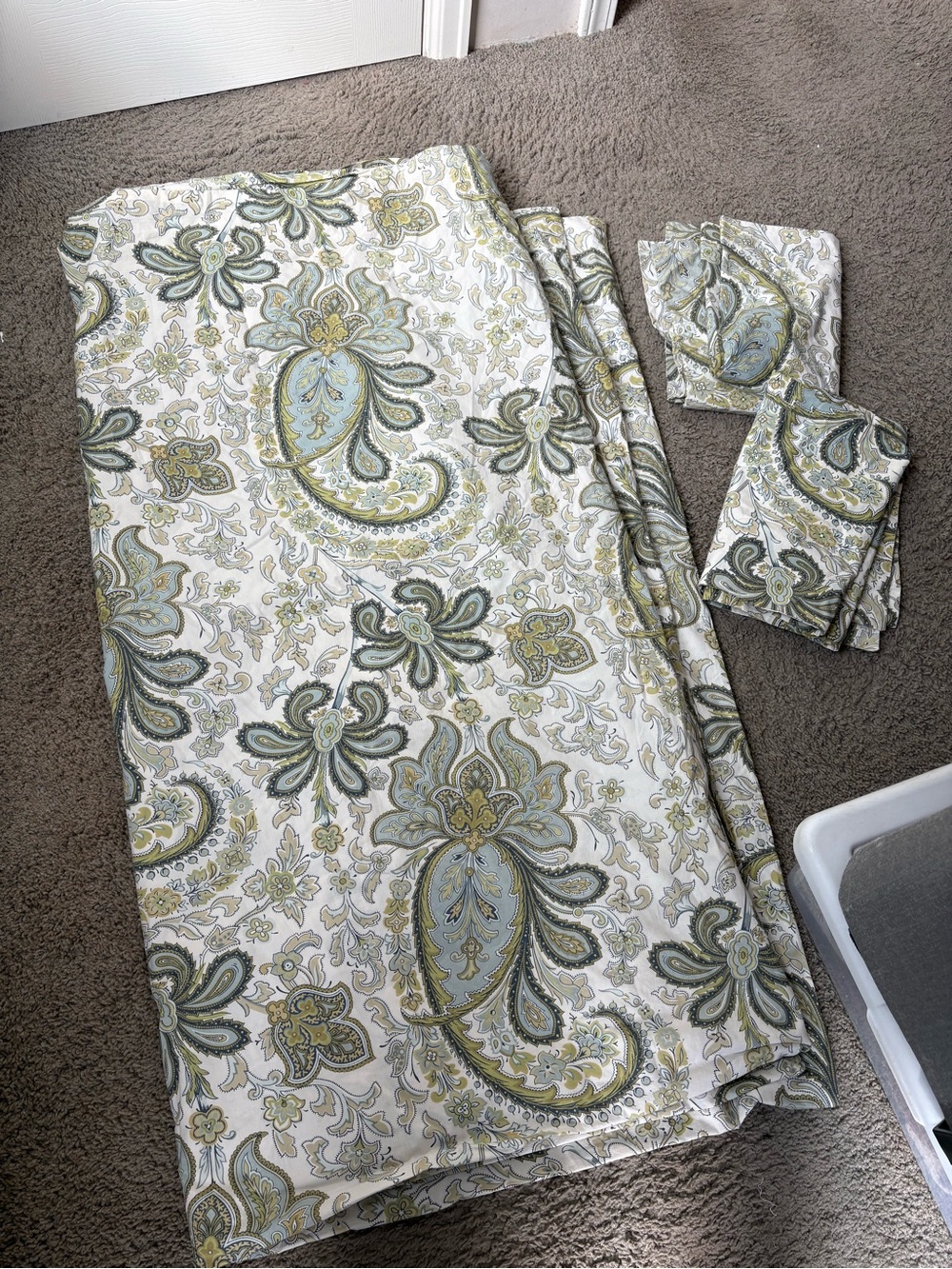Pottery Barn Paisley Floral Sheet Set in Cream, Green, and Blue